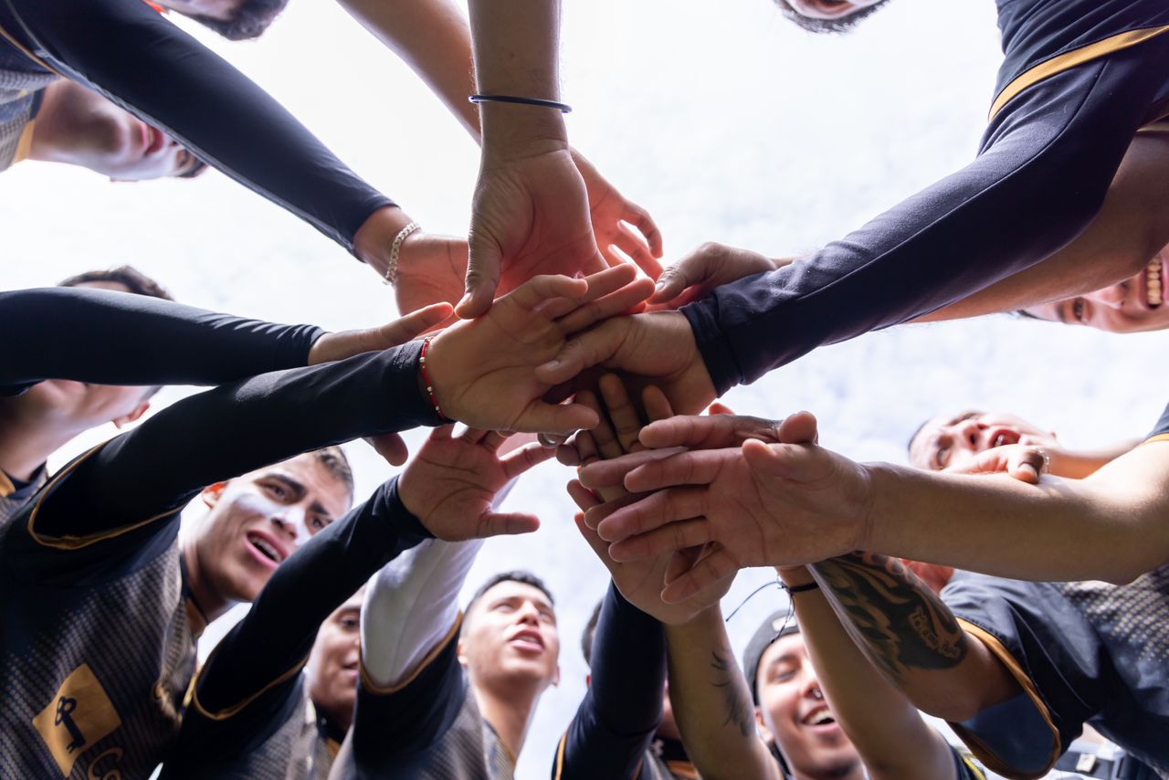 About A vibrant image capturing team motivation and unity in Texcoco, México.